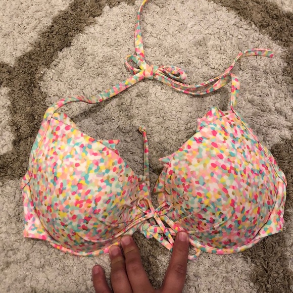 Victoria’s Secret Swimsuit top - Picture 1 of 4